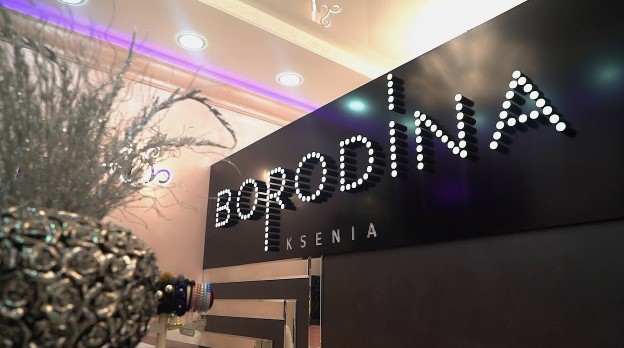 Салон красоты Ксении Бородиной называется: «Ksenia Borodina Style»